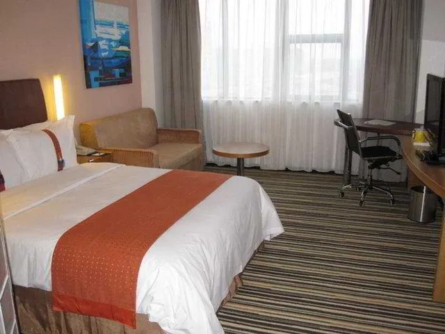 غرفة قياسية بسرير مزدوج، HOLIDAY INN EXPRESS SHANGHAI JINQIAO CENTRAL 1/3