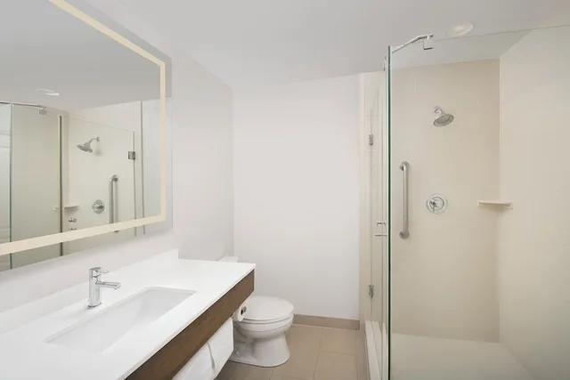 غرفة قياسية بسرير كينج، Holiday Inn Express Jacksonville Beach 3/7
