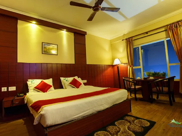 Suite, 1 King and 2 Double Beds, Valley View، MISTY MOUNTAIN RESORT 1/1