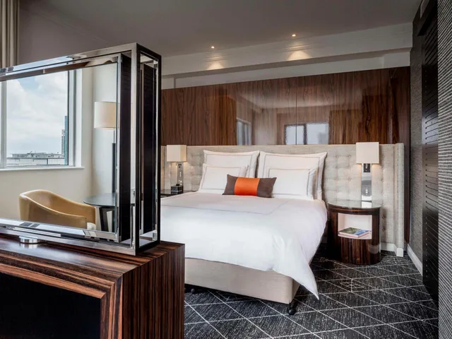 Skyline, Signature, Balcony, High Floor، Swissotel Sydney 4/8