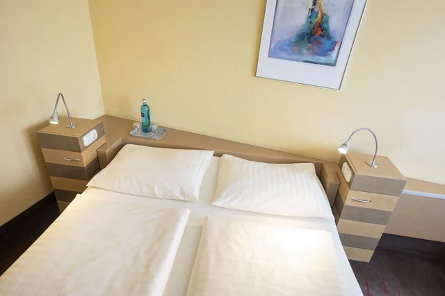 Economy, Double Bed, Hotel Luneburger Heide 3/10