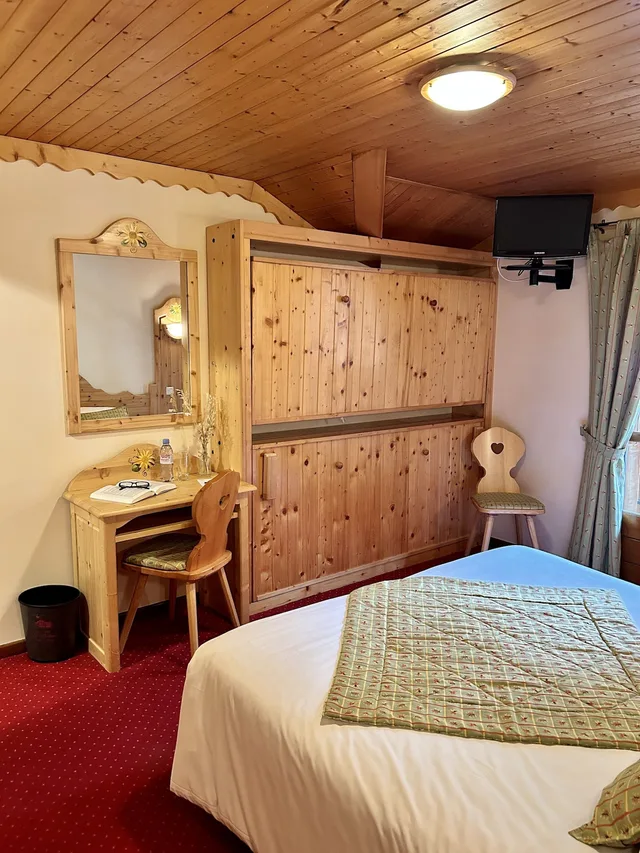 غرفة عائلية بسريرين منفصلين وأسرّة بطابقين، Hotel Les Prodains 4/7