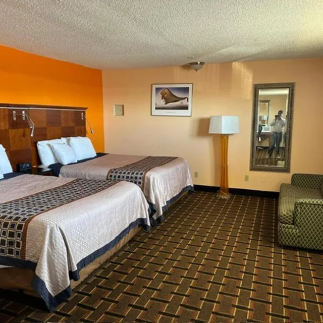 غرفة بسرير كينج وسريرين كوين، Stay Inn by OYO Near I 80 Lincoln West 1/2