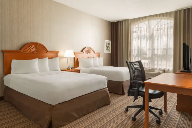 غرفة بسريرين كوين، Country Inn & Suites by Radisson, Findlay, OH 5/9