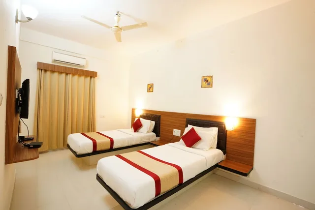 غرفة تنفيذية بسرير كوين، HOTEL GRAND BEE 3/10