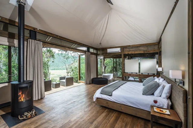خيمة فاخرة بسريرين منفصلين بإطلالة على النهر، Kariega Game Reserve-Settlers Drift 4/9