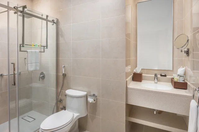 غرفة بسريرين منفصلين، فندق قمر جدة(Landmark Hotel & Suites (formerly Al Qamar Hotel)) 2/2
