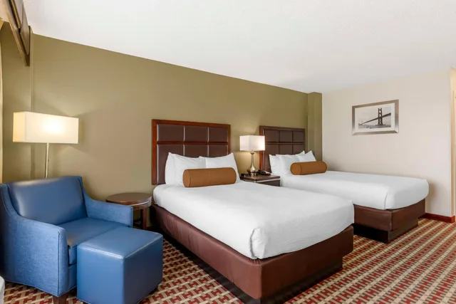 غرفة تنفيذية بسريرين مزدوجين، Best Western Plus Grosvenor Airport Hotel 4/8