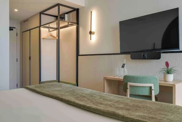 Classic, Double Bed, Balcony, The Editory Garden Carmo Funchal 10/10