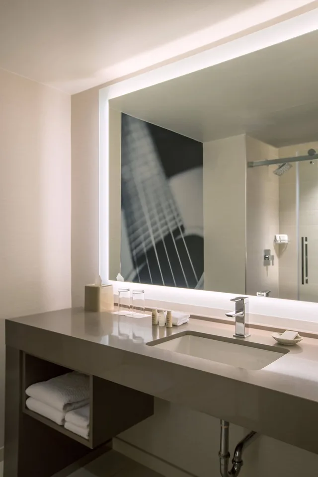 غرفة كلوب بسرير كينج، Renaissance Austin Hotel 7/10