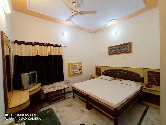 Standard, King Bed, TAJ PLAZA HOTEL 3/10
