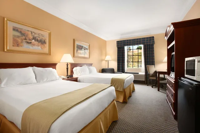 غرفة بسريرين مزدوجين لذوي الإعاقة، Days Inn By Wyndham Altavista 1/3