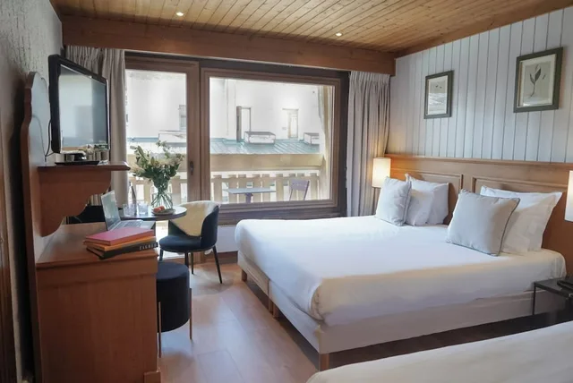 غرفة ثلاثية بسرير كوين وسرير فردي بإطلالة على الجبل، Au Vieux Moulin Hotel And Spa 3/4
