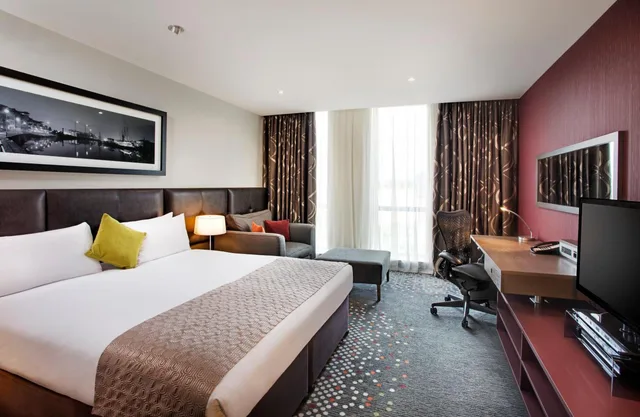 غرفة قياسية بسرير مزدوج مع أريكة، HOLIDAY INN BRISTOL CITY CENTRE 2/10