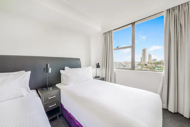 Oaks Sydney Hyde Park Suites، Surry Hills، سيدني 24/80