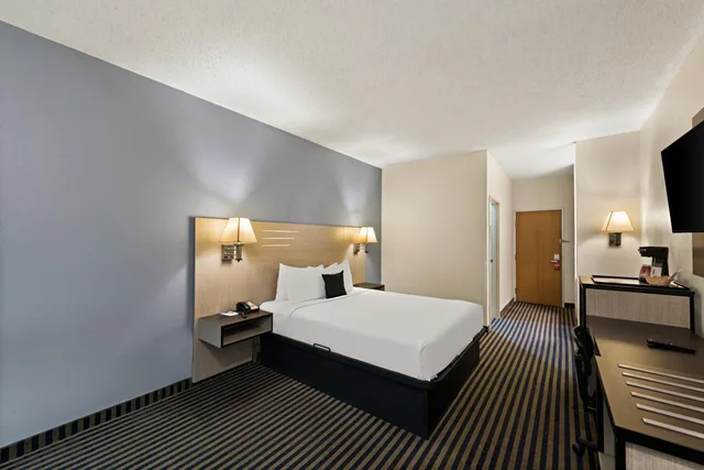 غرفة بسرير كوين لذوي الإعاقة، Red Lion Inn & Suites Gretna 4/7
