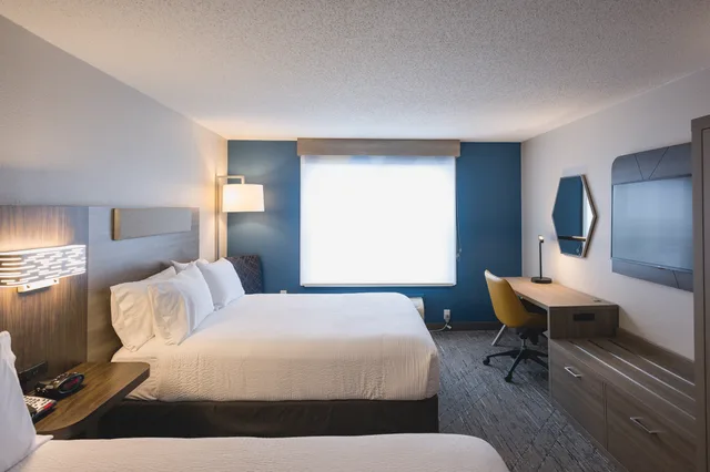 غرفة قياسية بسريرين كوين، Holiday Inn Express & Suites Marquette, an IHG Hotel 3/5