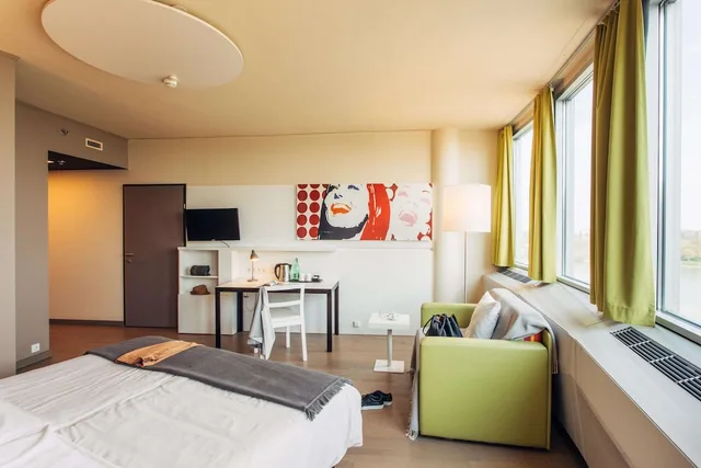 غرفة قياسية بسريرين منفصلين بإطلالة على النهر، harrys home Wien Millennium Tower 6/10