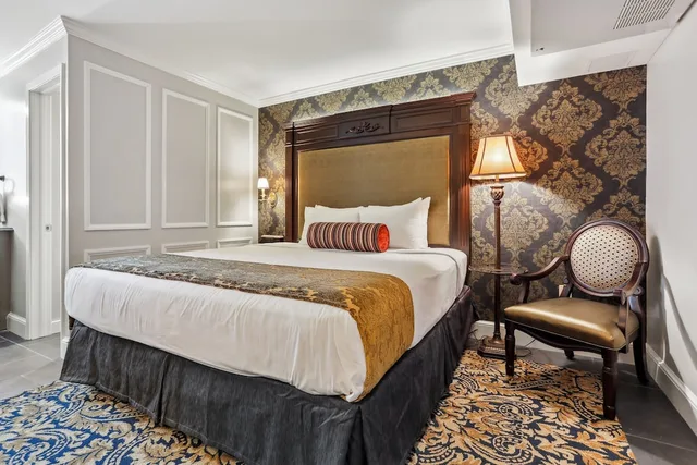 Room, King Bed, No Window، Place D'armes Hotel 2/8