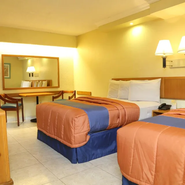جناح جونيور، Hotel Jaragua 2/4