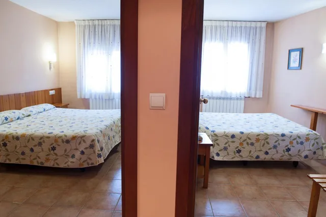 Family, Shared Bathroom, El Pilar 2/6