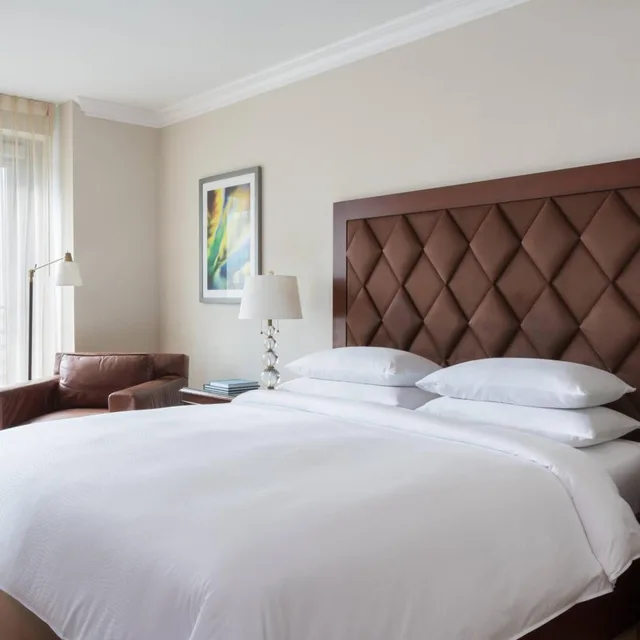 Guest Room, 2 Double Beds, City View, Concierge Level, JW Marriott Miami 1/6