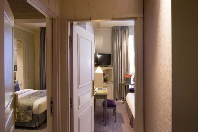 غرفة رباعية بسرير مزدوج وسريرين منفصلين بغرفتي نوم، Arioso Hotel 3/3