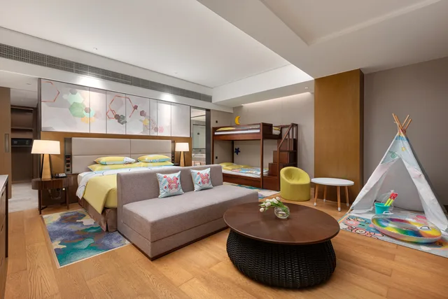 غرفة بريميوم بسرير كينج، Crowne Plaza Beihai Silver Beach 1/1