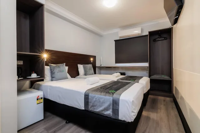 غرفة قياسية بسريرين منفصلين، Comfort Inn Darwin 1/3