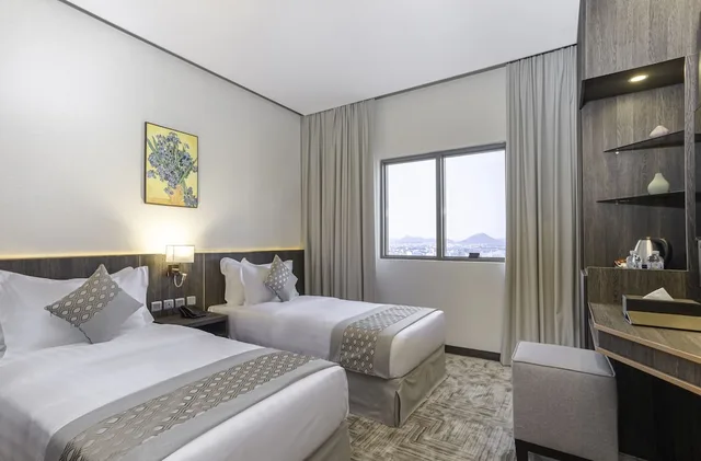 جناح سوبيريور بسرير كينج وسريرين منفصلين، The Seasons Hotel 2/9