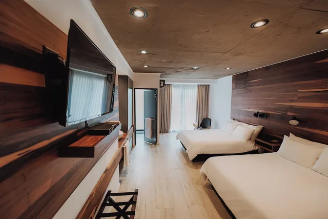 غرفة بريميوم بسريرين كوين بإطلالة على المدينة، La Urumpta Hotel by AKEN Mind 2/7