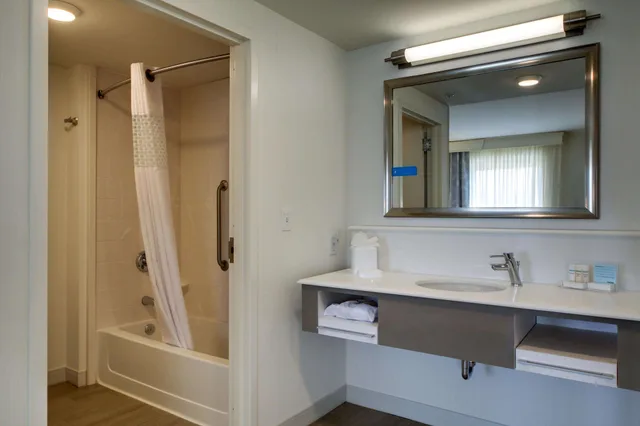 استوديو بسرير كينج بمطبخ صغير، Hampton Inn & Suites Milwaukee West 6/6