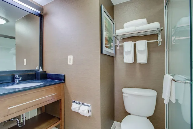 غرفة بسرير كوين، FAIRFIELD INN BY MARRIOTT BURLINGTON WILLISTON 6/10