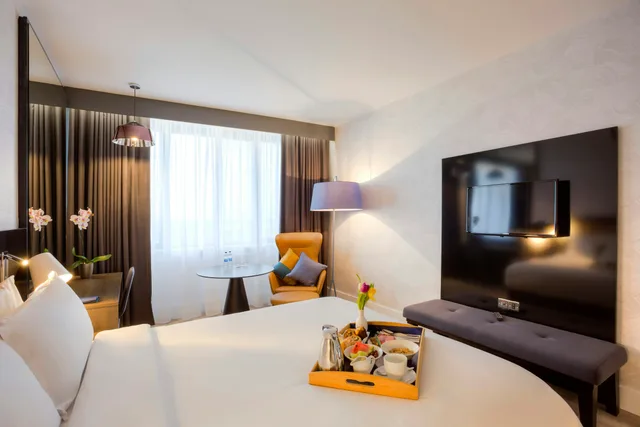 غرفة قياسية بسرير مزدوج، Clayton Hotel Dublin Airport Central 2/2