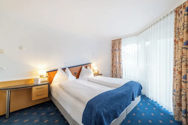 جناح بسرير مزدوج مع أريكة، Turmhotel Victoria 9/10