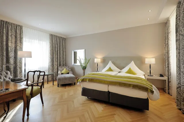 غرفة تنفيذية بسرير كينج، Kastens Hotel Luisenhof 1/4