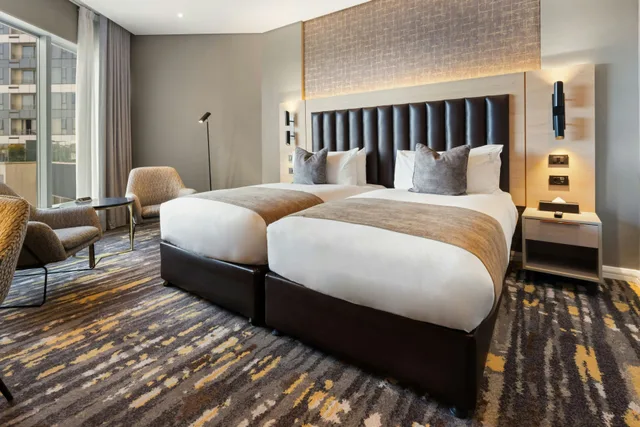 غرفة قياسية بسريرين منفصلين، Sandton Hotel 4/6