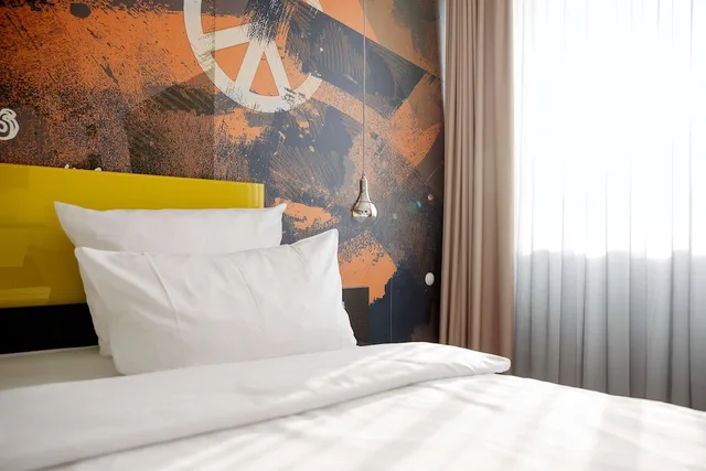 Standard, King Bed, Small, Hotel Berlin, Berlin, a member of Radisson Individuals 2/6