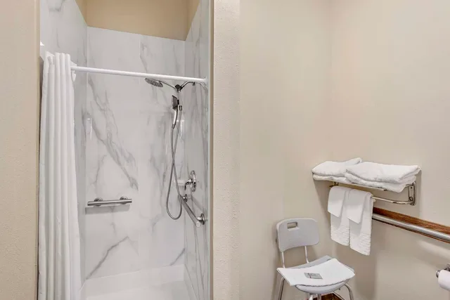 غرفة بسريرين كوين مع أريكة لذوي الإعاقة، Best Western Carlisle 3/3