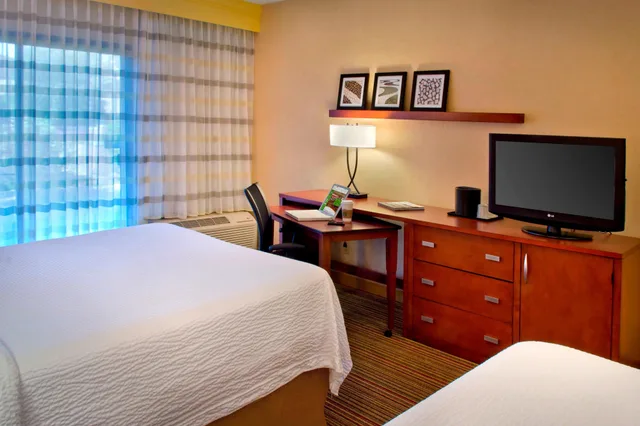 غرفة بسريرين كوين، Courtyard Mt Laurel Cherry Hill 3/7