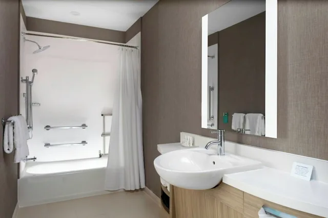 جناح بسريرين كوين، SpringHill Suites Kansas City Airport 2/4