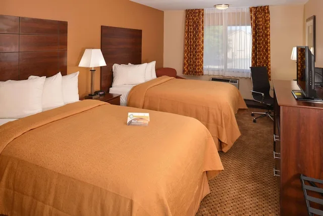 غرفة قياسية بسريرين مزدوجين، Quality Inn Appleton West 3/6