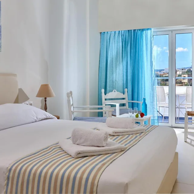 غرفة بسرير مزدوج أو سريرين منفصلين بإطلالة على البحر، Vasia Ormos Hotel - Adults Only 2/7