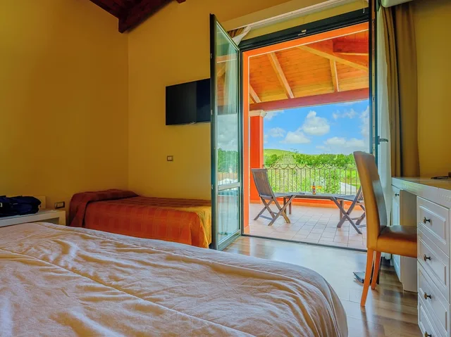 غرفة قياسية ثلاثية بسرير مزدوج وسرير فردي، Villa Barbarina Nature Resort 7/10