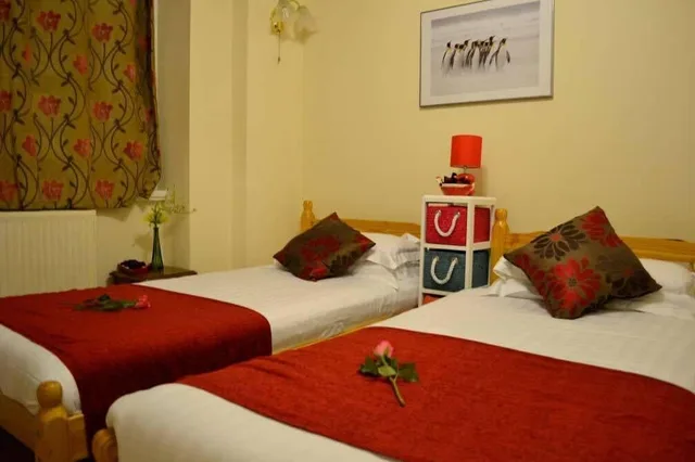 غرفة بسريرين منفصلين، City London Hotel 10/10
