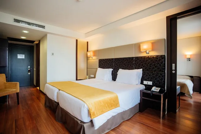 جناح جونيور بسريرين منفصلين، Axis Porto Business & Spa Hotel 4/9