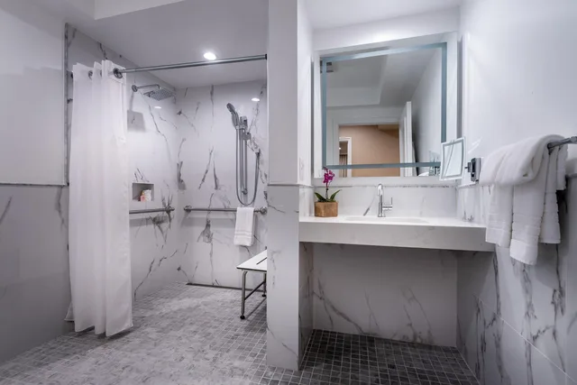 جناح فاخر بسرير مزدوج، Beverly Hills Plaza Hotel & Spa 4/6