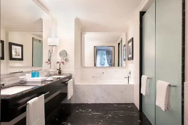 غرفة بريستيج بسرير كينج بشرفة، PALACIO TANGARA 6/6