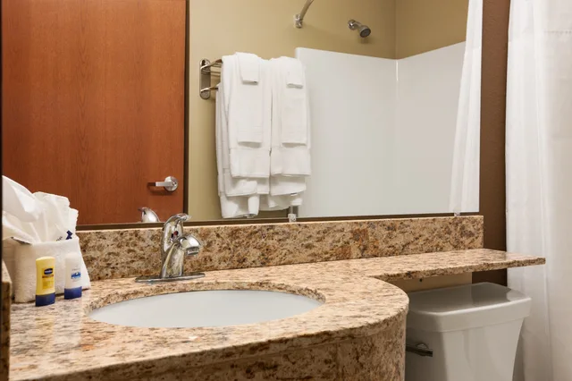 غرفة قياسية بسريرين كوين لذوي الإعاقة، Microtel Inn and Suites By Wyndham Pearl River /Slidell 10/10