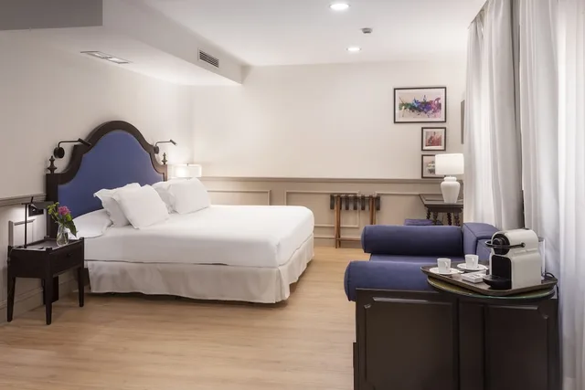 Triple Room Children، H10 Corregidor Boutique Hotel 4/8